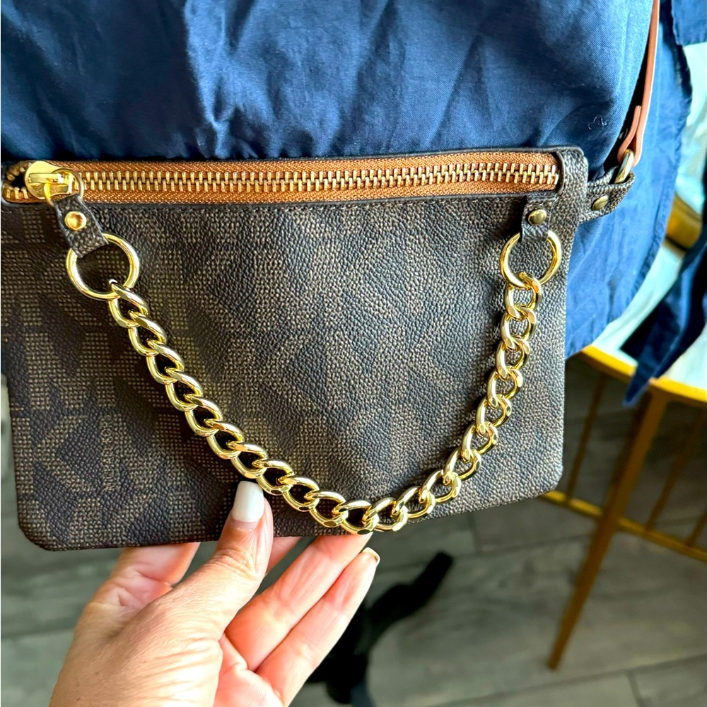 MICHAEL Michael Kors
Signature Leather Fanny Pack